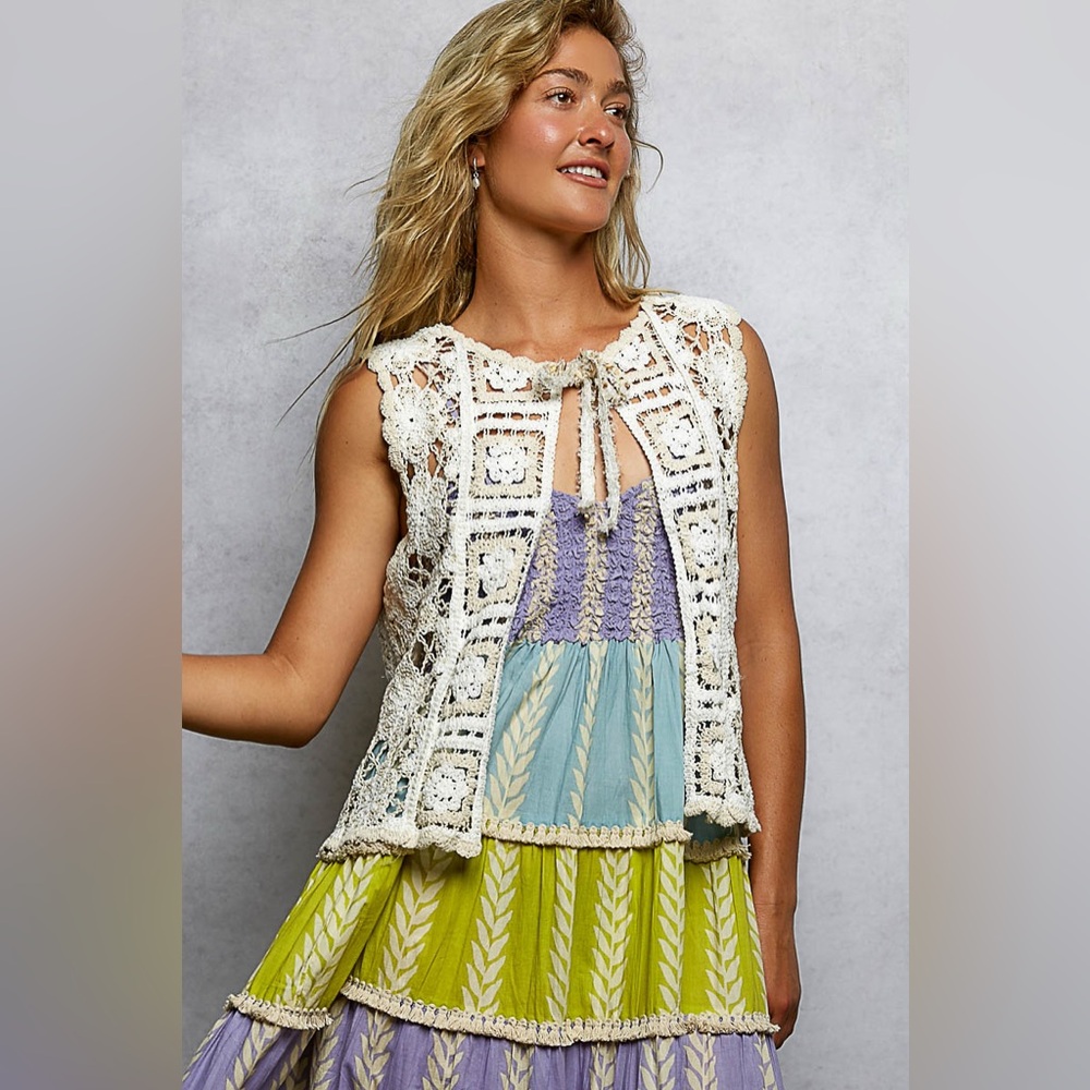 POL Tie Front Floral Pattern Crochet Vest with Scalloped Edge